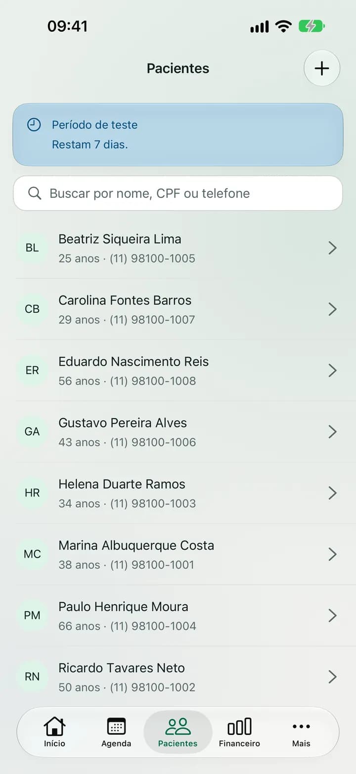 Tela de financeiro no iPhone com receitas, despesas e contas